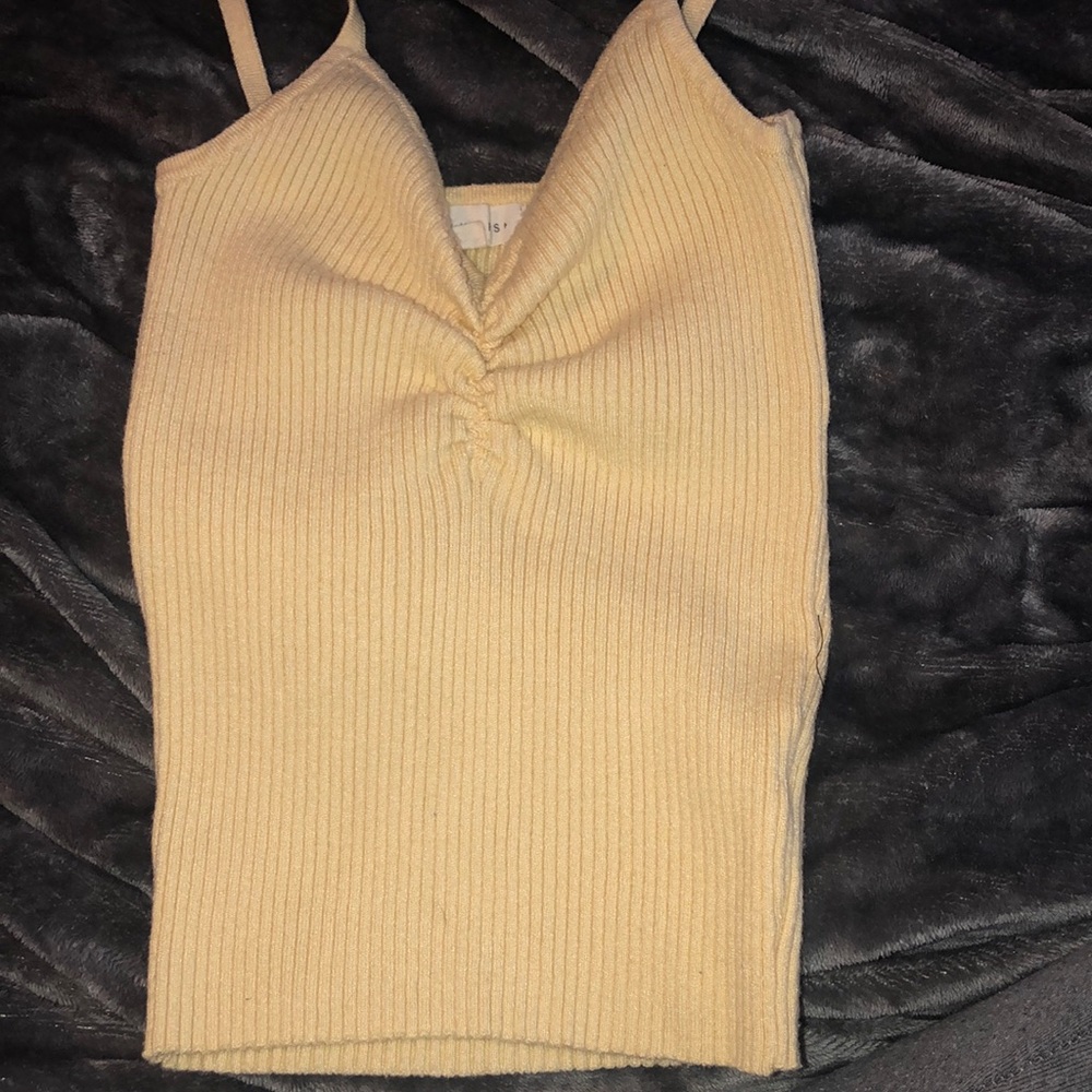 yellow tank top!!